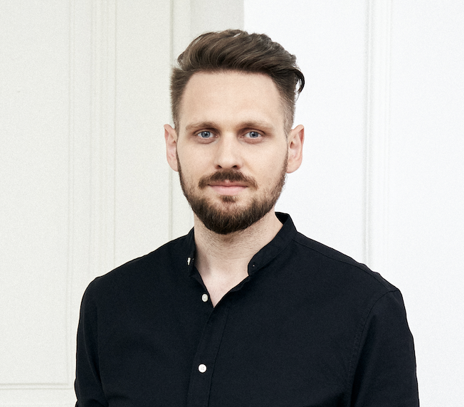 Adrian Hołota